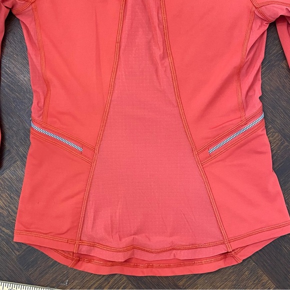 Lululemon Red Quarter-Zip Athletic Long Sleeve Top Zipper Pockets Thumb holes 4 - Picture 5 of 10